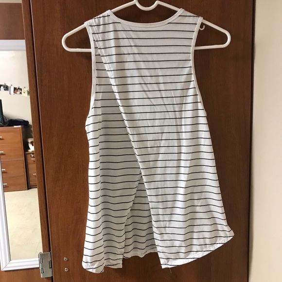 Striped athletic tank top with layered back - Picture 2 of 4